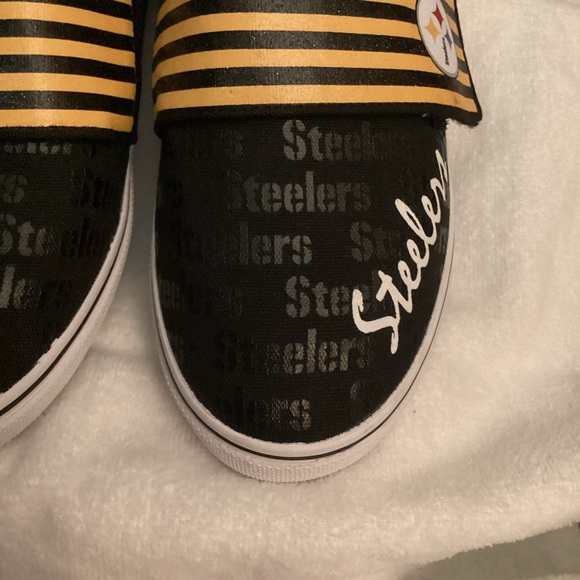 Selling one Pair of Ladies Pittsburgh Steelers Sneakers. Size 6 1/2”m. - Picture 6 of 6